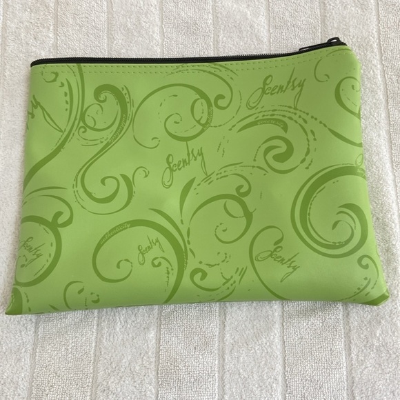 Excellent condition Scentsy bag - Picture 2 of 5